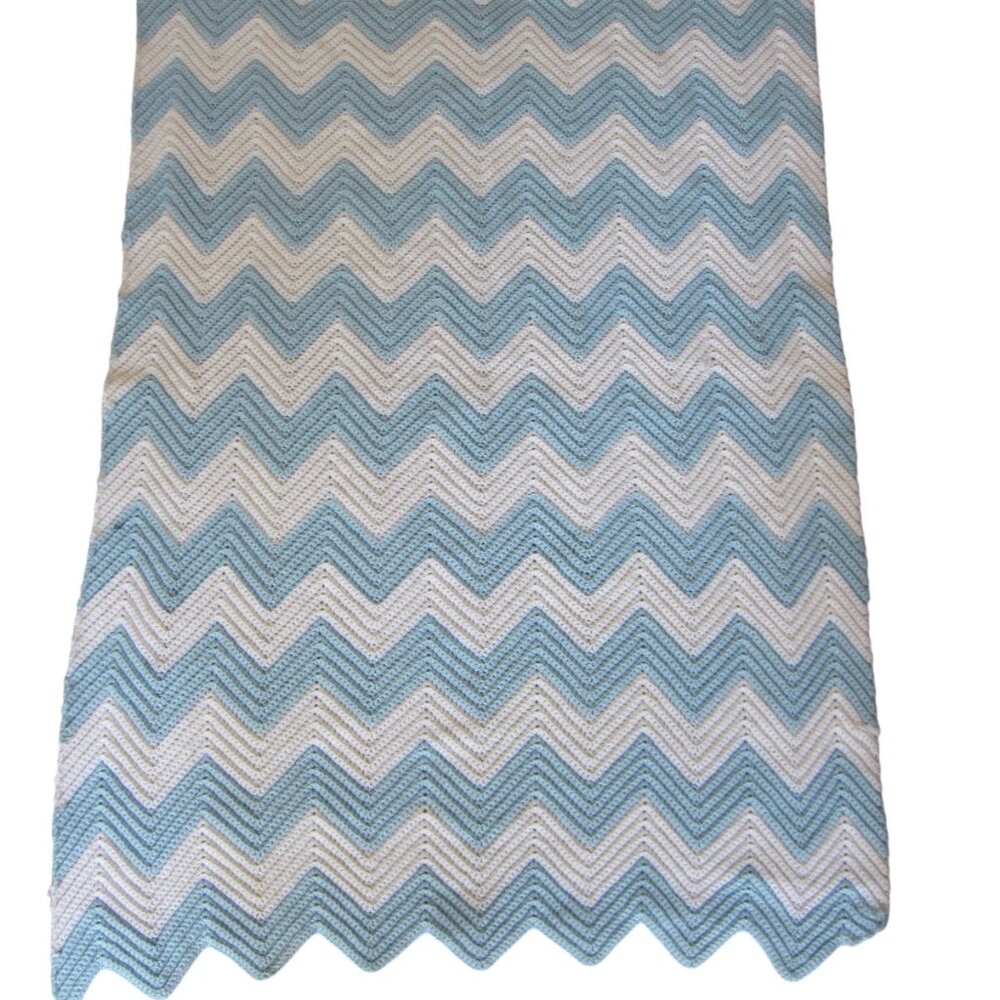 Vintage Crochet Blue & White Throw Chevron Stripe Lapghan Baby Blanket Hand Made